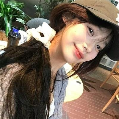 八月月亮的五个娃娃